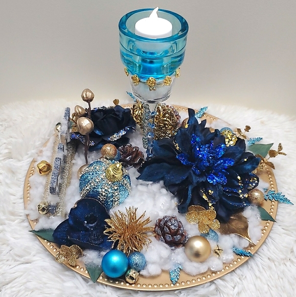 Blue and Gold Centerpiece - Picture 2 of 4